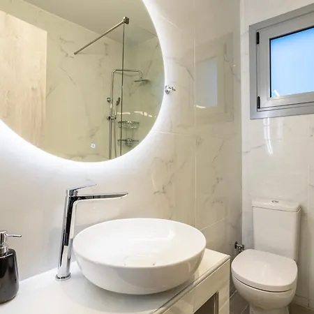 Filiatras Welcoming Hideaway - A Cozy Urban Escape *