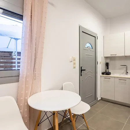 Filiatras Welcoming Hideaway - A Cozy Urban Escape Filiatrá