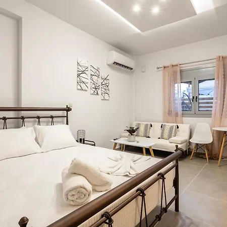 Filiatras Welcoming Hideaway - A Cozy Urban Escape Appartement