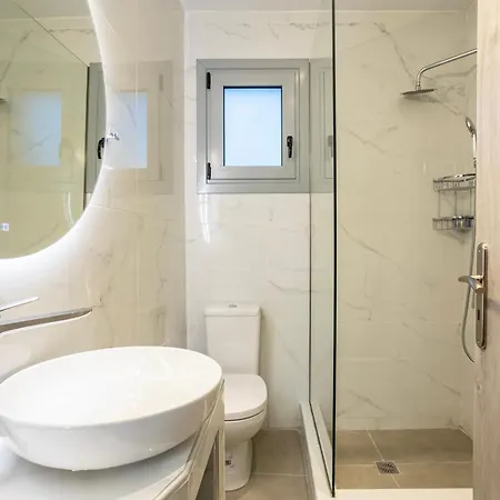 Filiatras Welcoming Hideaway - A Cozy Urban Escape 필리아트라