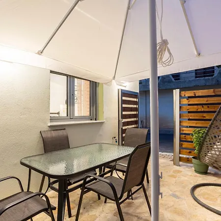 Filiatras Welcoming Hideaway - A Cozy Urban Escape Apartment