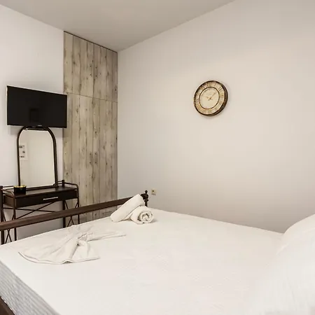 아파트 Filiatras Welcoming Hideaway - A Cozy Urban Escape