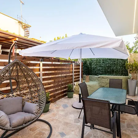 Filiatras Welcoming Hideaway - A Cozy Urban Escape * Filiatra