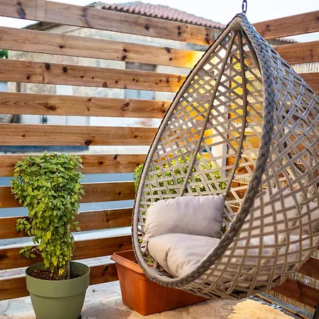Apartment Filiatras Welcoming Hideaway - A Cozy Urban Escape *