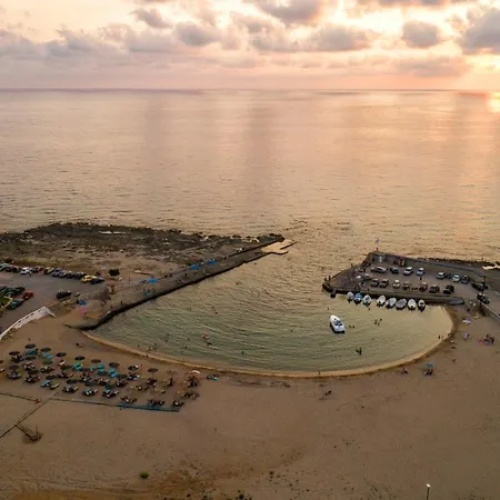 Filiatras Welcoming Hideaway - A Cozy Urban Escape *