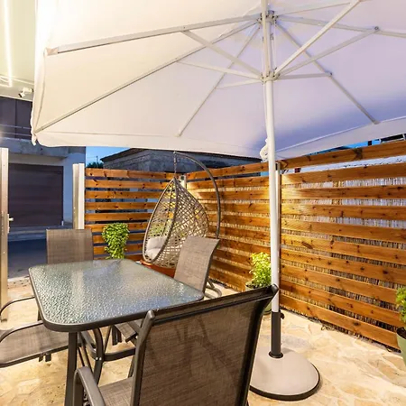 Appartamento Filiatras Welcoming Hideaway - A Cozy Urban Escape *