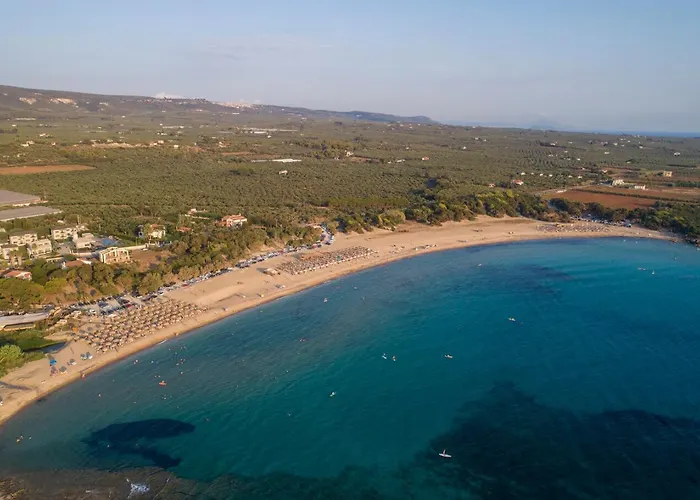 Filiatras Welcoming Hideaway - A Cozy Urban Escape