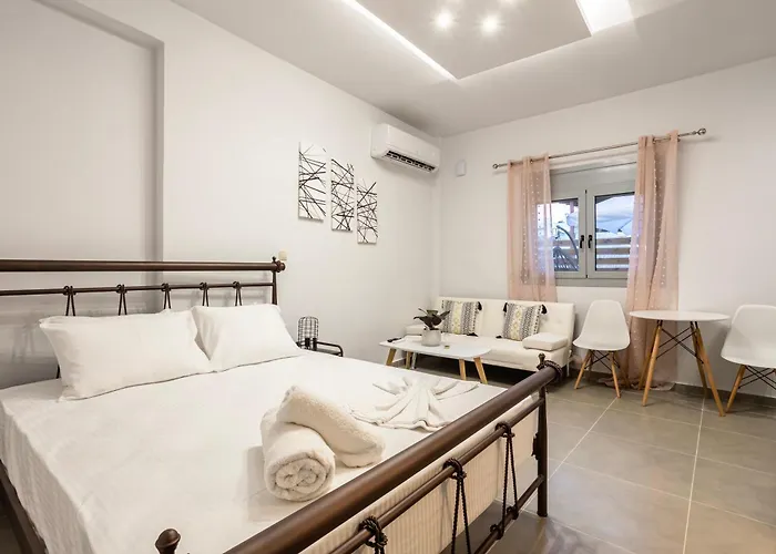 Filiatras Welcoming Hideaway - A Cozy Urban Escape Apartament